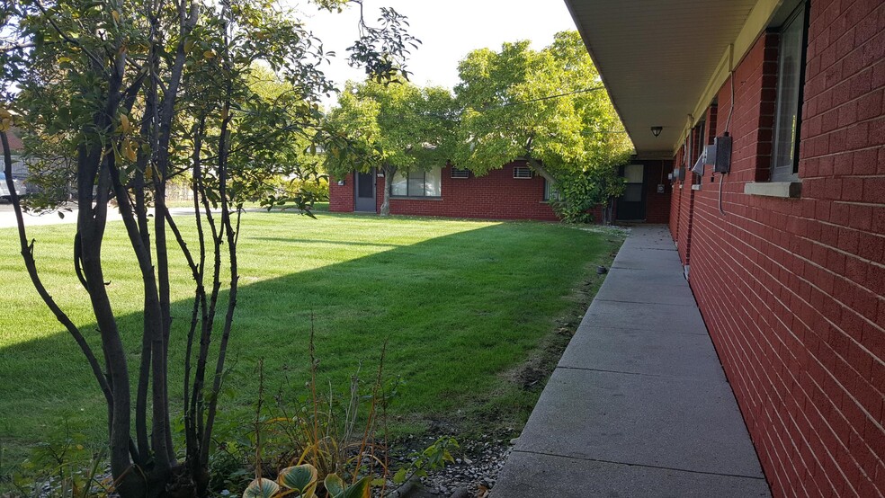 Exterior - 7213 Dale