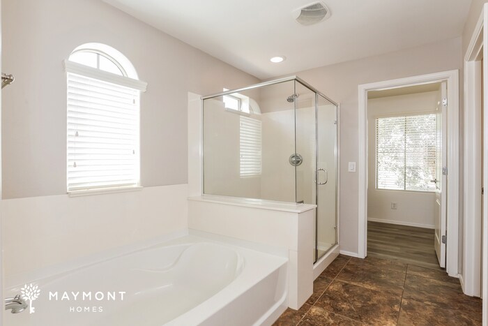 Building Photo - 3261 E Sports Dr