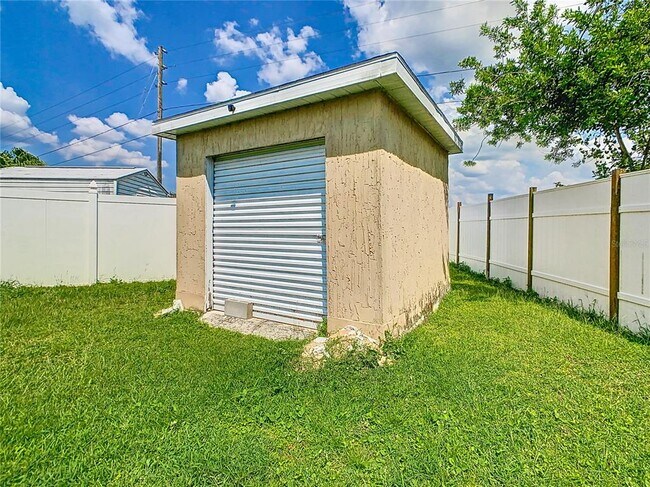 Building Photo - 853 Blanc Ct
