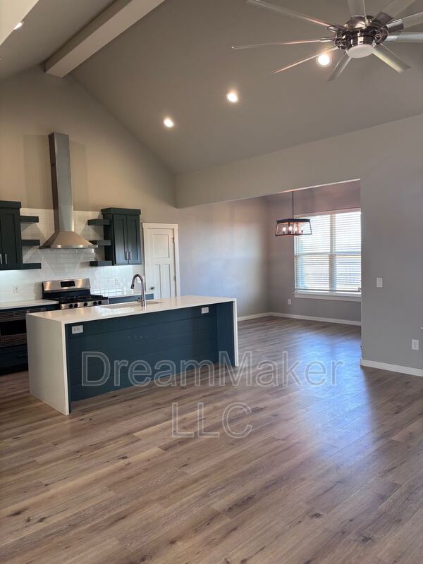 Building Photo - 3035 SE 34th St