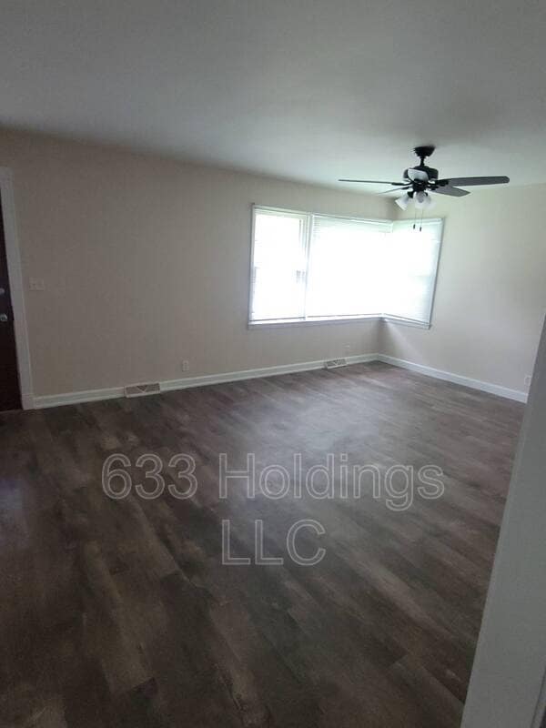 Building Photo - 410 Kutz Ln