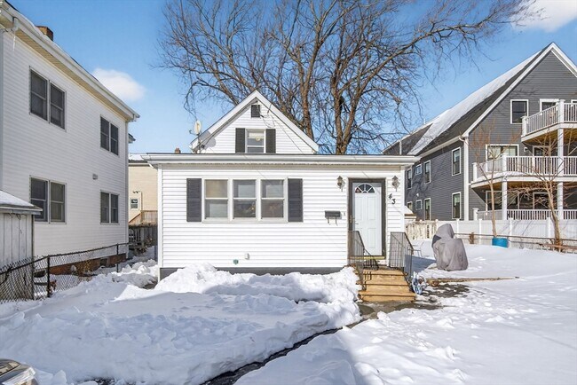 Building Photo - 43 Prescott St