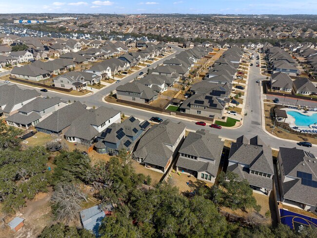 Building Photo - 1711 Dalhart