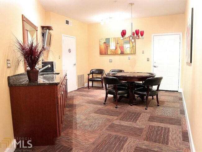 Building Photo - 10 Perimeter Summit Blvd