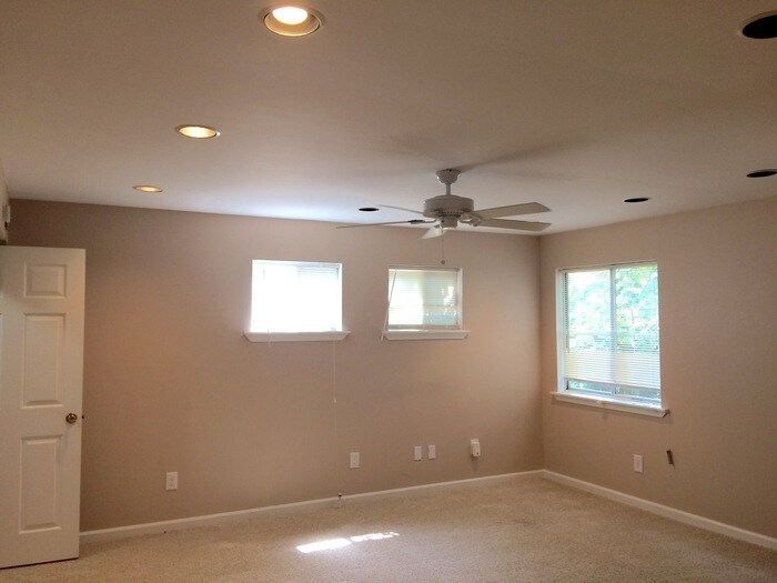 Building Photo - 901 Bradford Ln