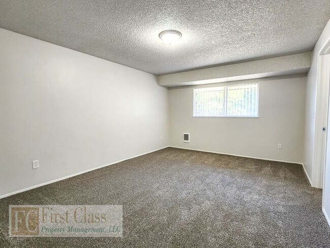 Building Photo - 1376 NE 186th Ave