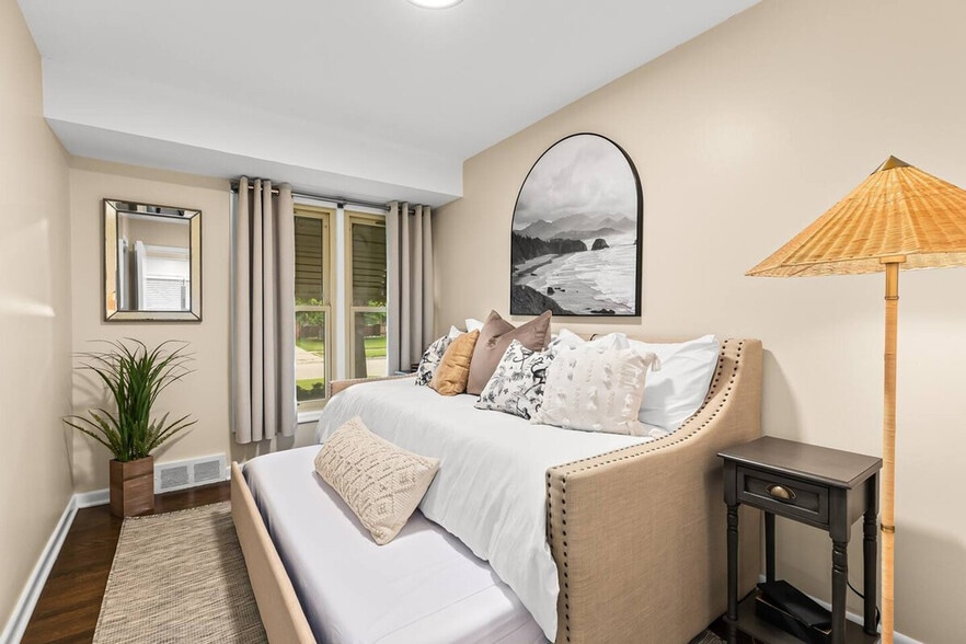 Building Photo - 28232 Floral St