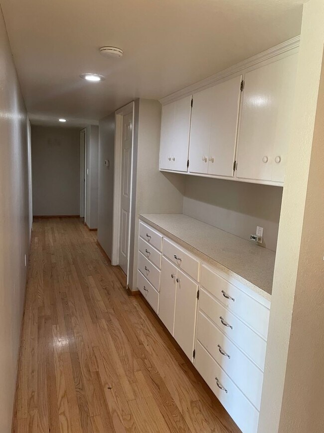 Building Photo - Incredible 3bd/2ba house surrounded by working orchards! Available now!