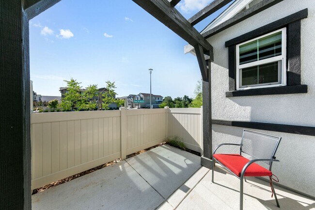 Building Photo - Citrus Heights AMAZING FLOOR-PLAN (Solar) ...