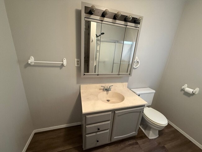 Building Photo - 119/121 W Kemp