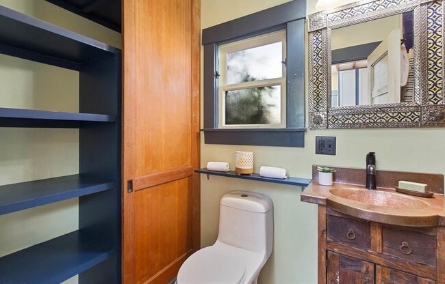 Building Photo - 448 60th St