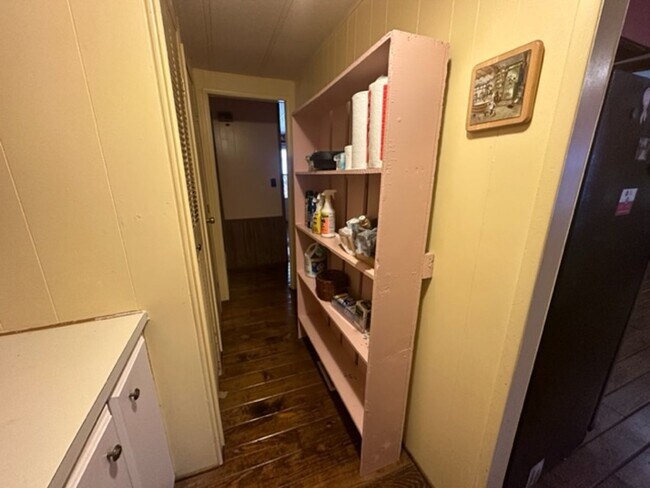 Building Photo - Nice 3 bedroom 2 Bath