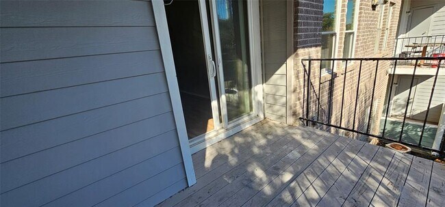 Building Photo - 12166 Metric Blvd