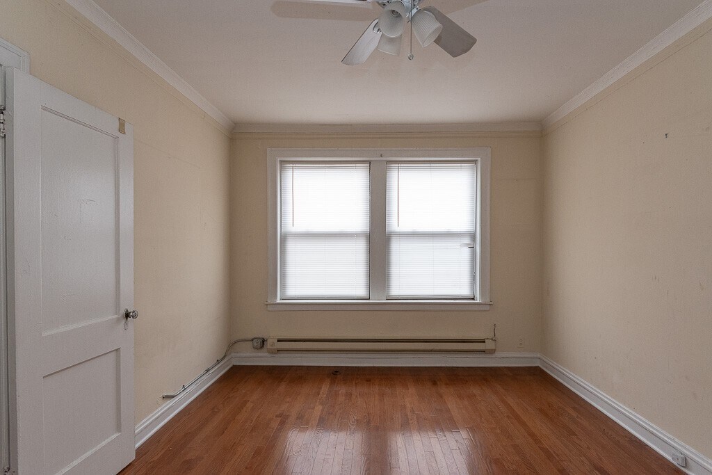 Building Photo - 4552 N Damen Ave