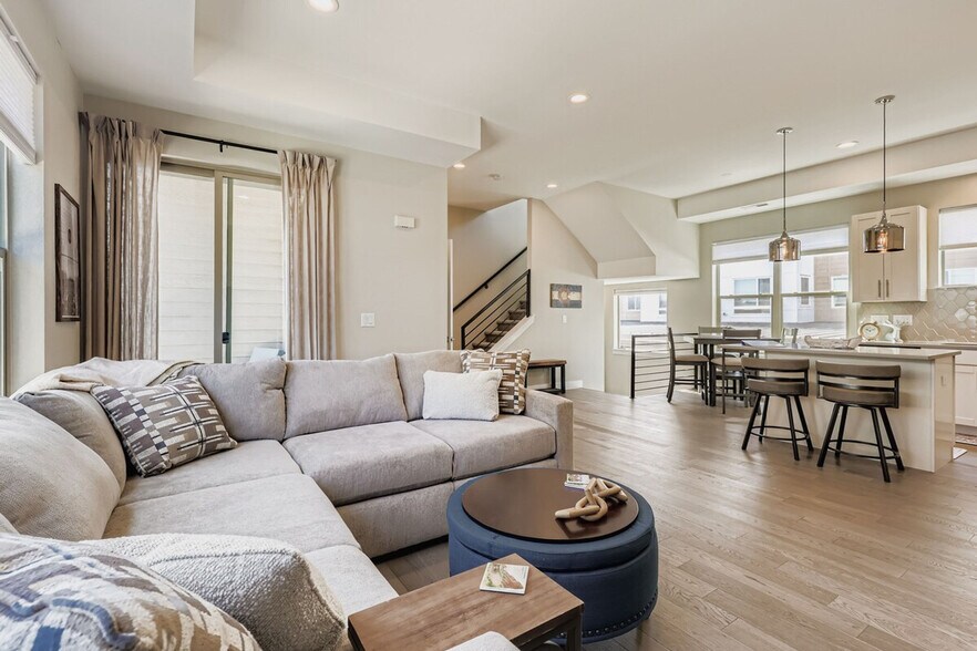 Building Photo - 5372 Allison St