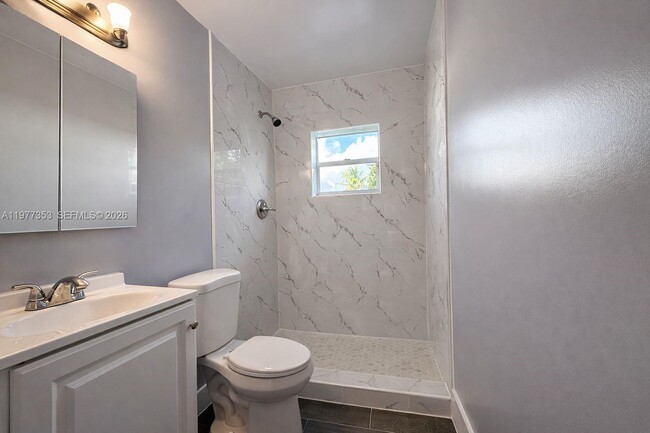 Building Photo - 3131 SW 2nd St