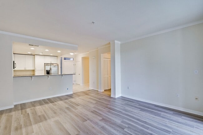 Building Photo - Large Santa Clara 1 Bedroom Condo in River...