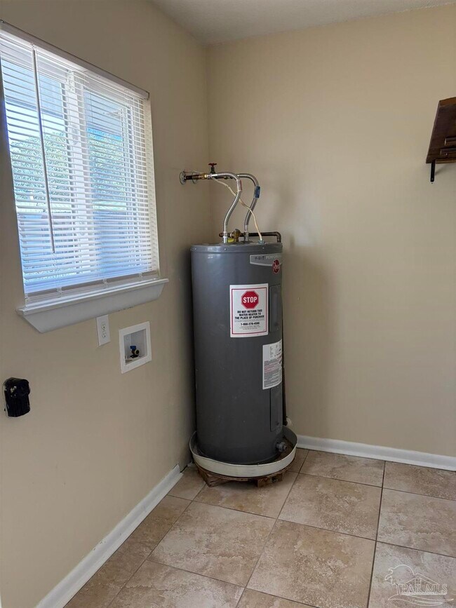 Building Photo - 1361 Stanford Rd