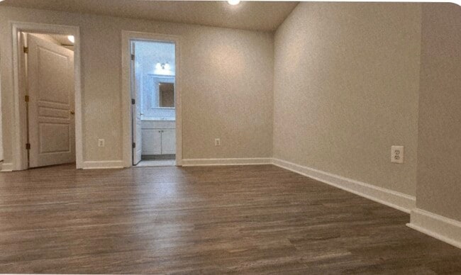 Primary Photo - 6438 Columbia Pike