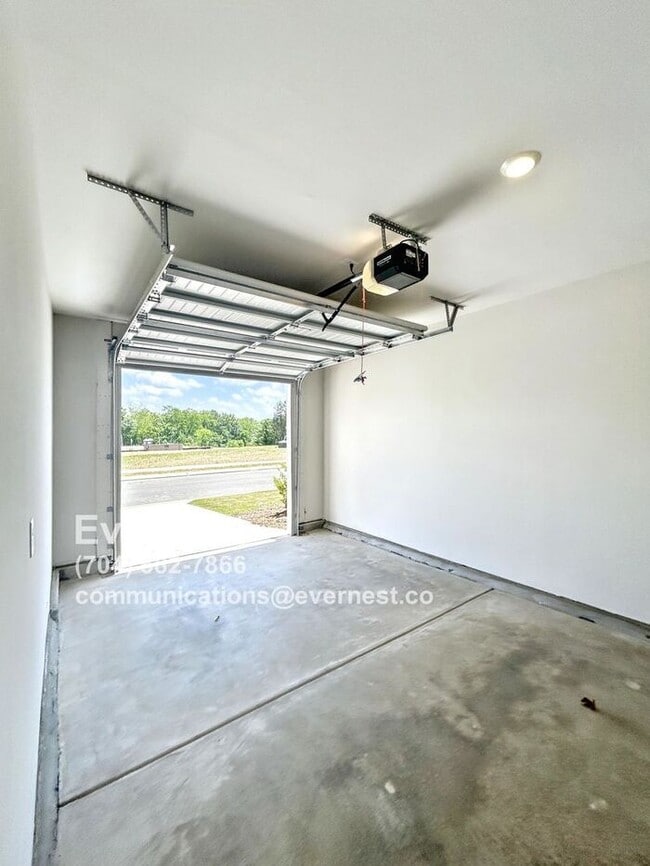 Building Photo - 2166 Willow Gln Dr