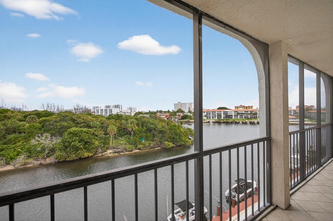 Building Photo - 1631 Riverview Rd