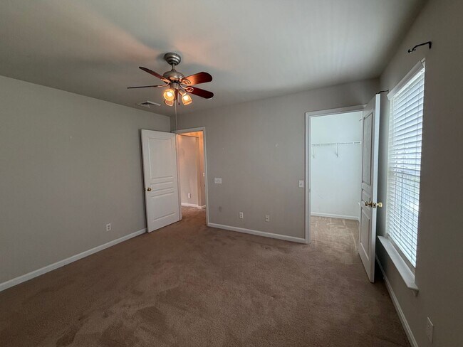Building Photo - COMING SOON 8/8 | Spacious 3-Bedroom Townhome in Desirable Windsor Ridge
