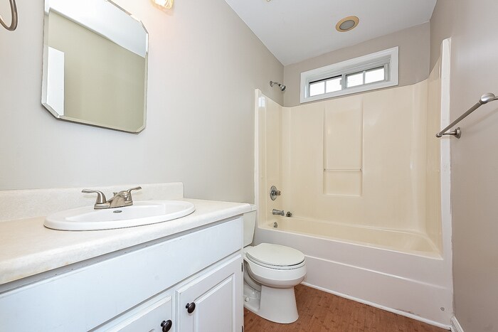 Building Photo - 395 Branchwood Dr