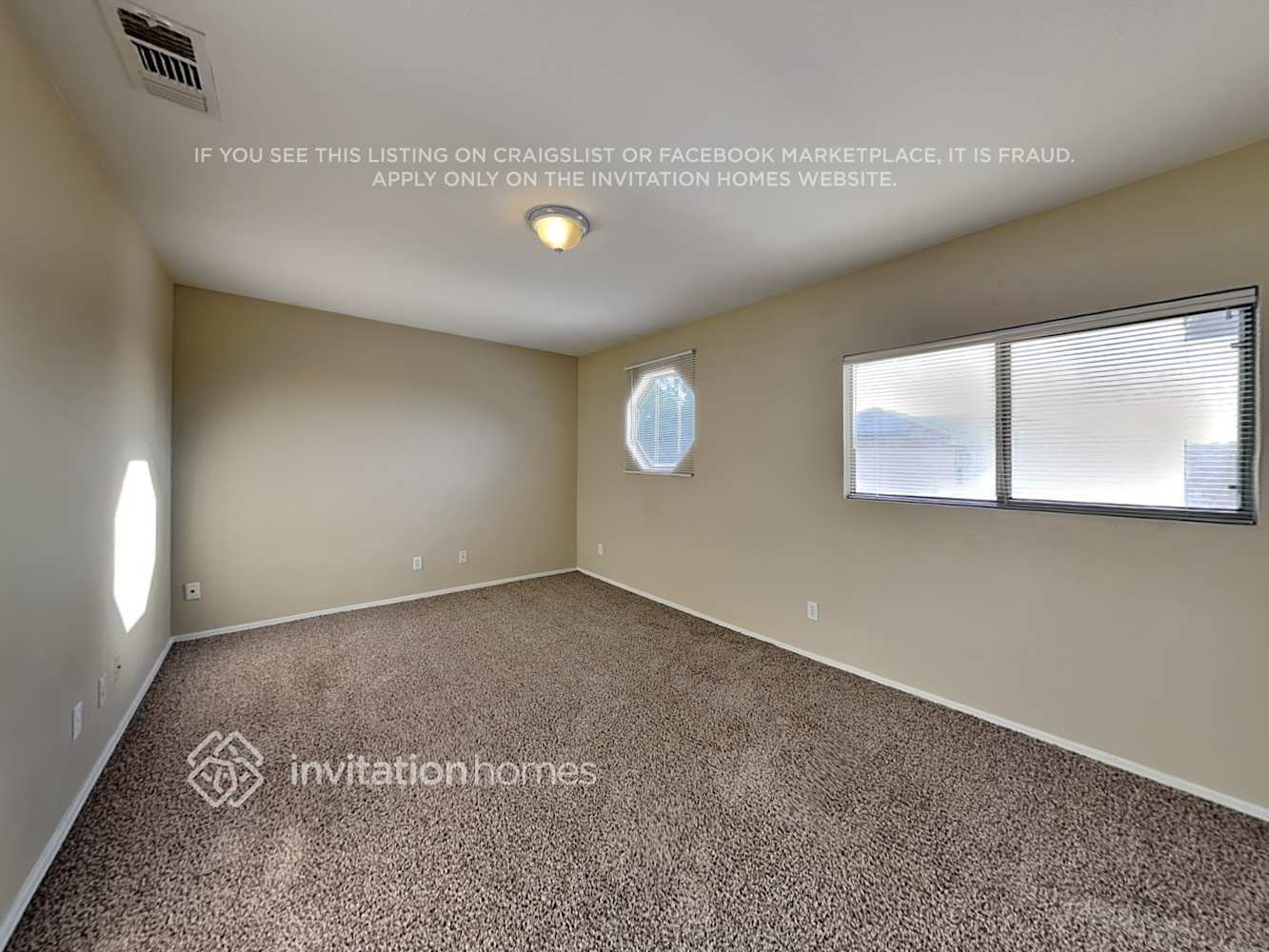 Building Photo - 1533 S Halsted Dr