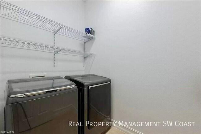 Building Photo - 7210 Bergamo Way