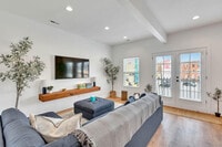 Building Photo - 3448 N Clark St