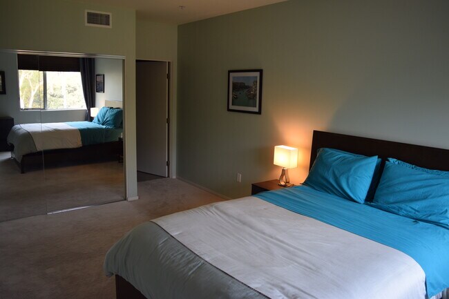 Building Photo - 3100 6th Ave