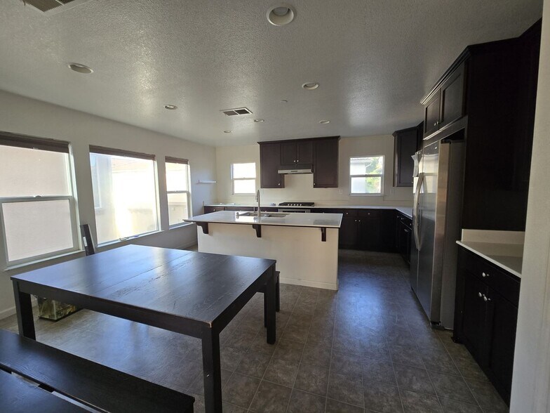 Building Photo - 336 Toscana Way