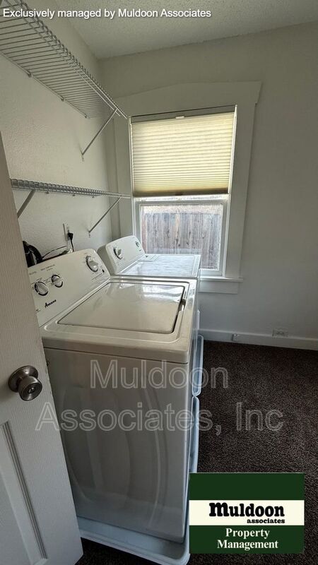 Building Photo - 1137 Van Buren St