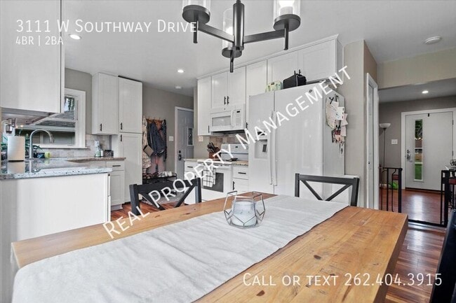 Building Photo - 3111 W Southway Dr
