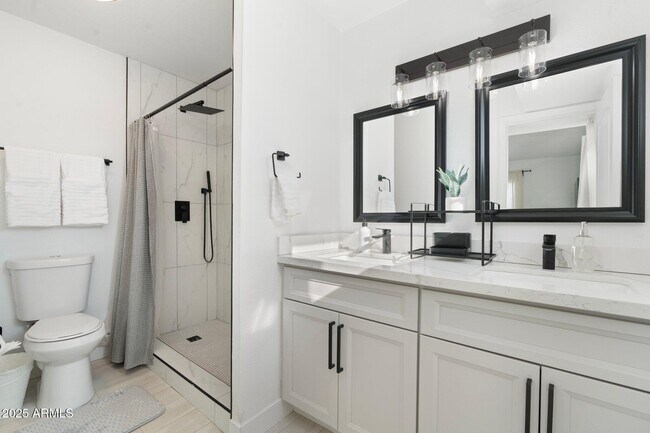 Building Photo - 1759 N Spring Cir