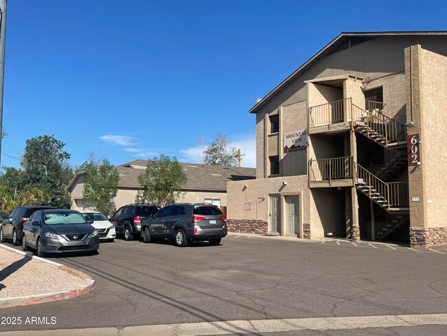 Building Photo - 602 E Townley Ave