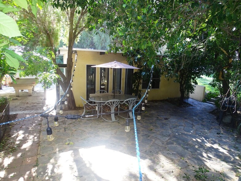 Building Photo - 5541 Shirley Ave