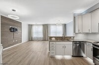 Building Photo - 612 Lopez Ln