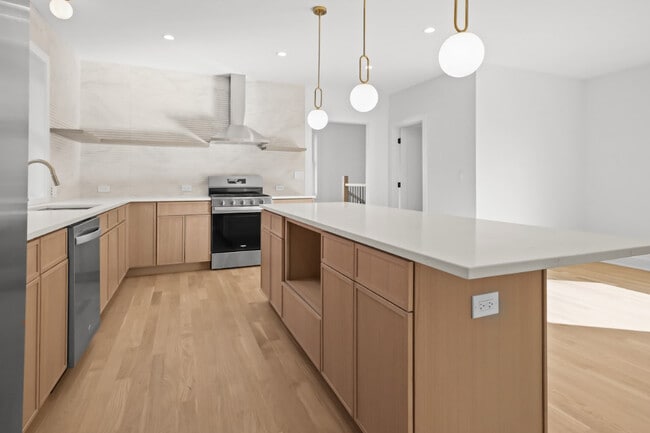 Building Photo - 2201 N 74th Ct