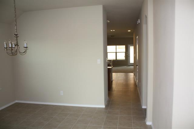 Building Photo - 2777 Cresent Lake Dr