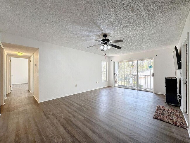 Building Photo - 12218 Fox Chase Dr