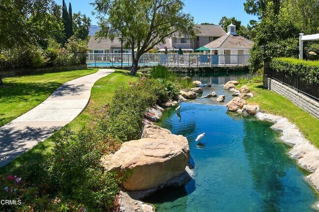 Building Photo - 1125 Stoneybrook Ln