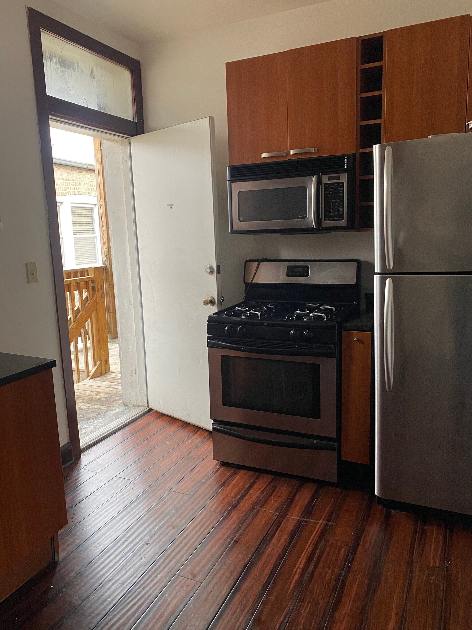 Kitchen - 4922 N Kedzie Ave