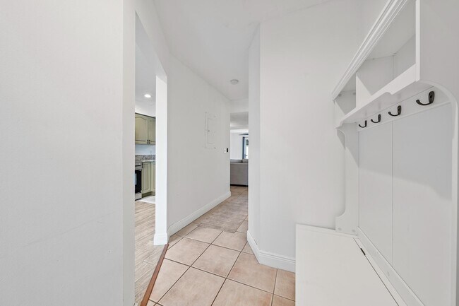 Building Photo - 6158 Riverwalk Ln