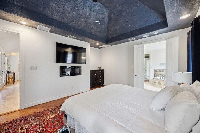 Building Photo - 8525 Briarwood Ln