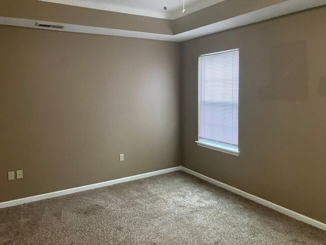 Building Photo - 3 BR / 3 BA @ Bridgepointe