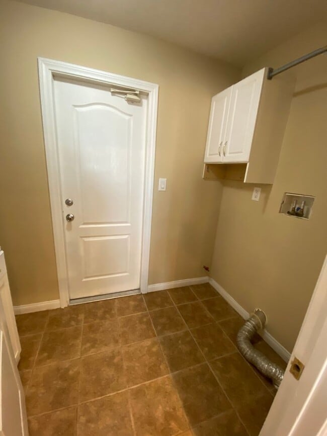 Building Photo - Uniquely Designed & Updated 3 Bedroom, 2 Bathroom Home!