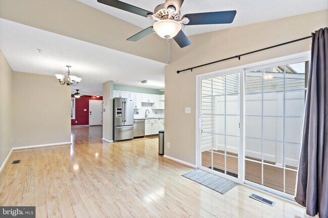 Building Photo - 520 Buckstone Garth