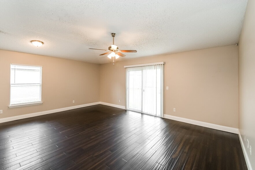 Building Photo - 9159 Upstream Ct