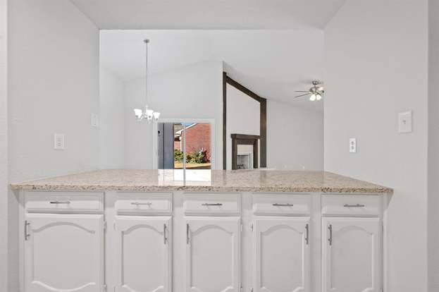 Building Photo - 2215 Overbrook Dr